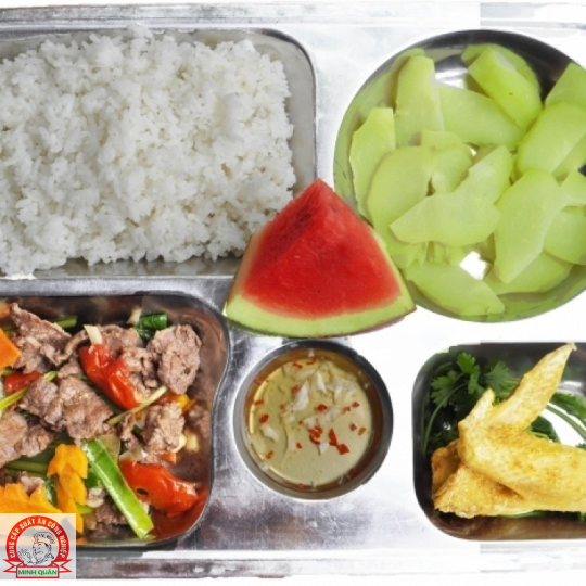 Cung cấp suất ăn công nghiệp Bình Dương cho khu công nghiệp sóng thần